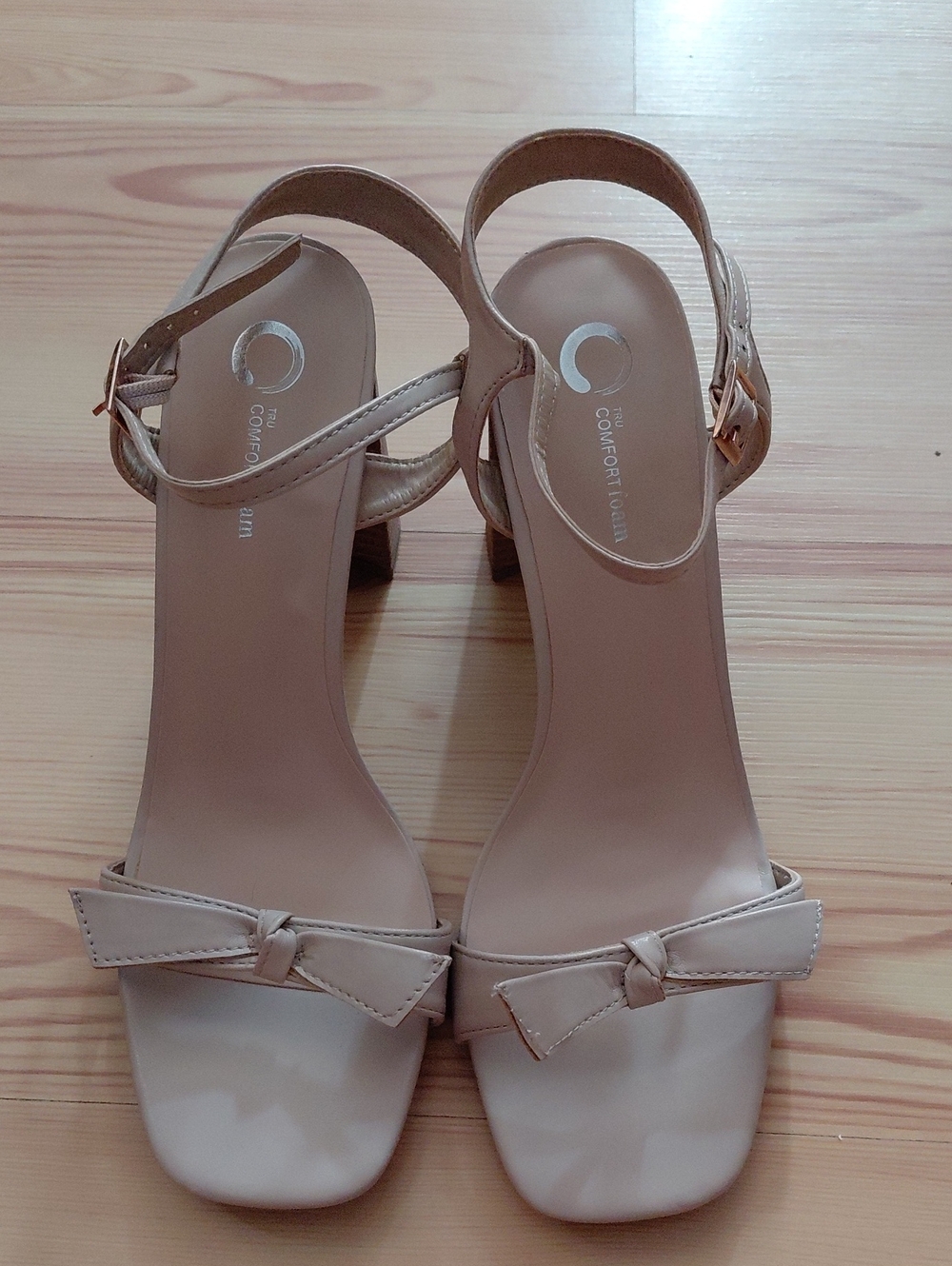 Tru Comfort Foam Women's Beige Ankle-Strap Bow Sandals.